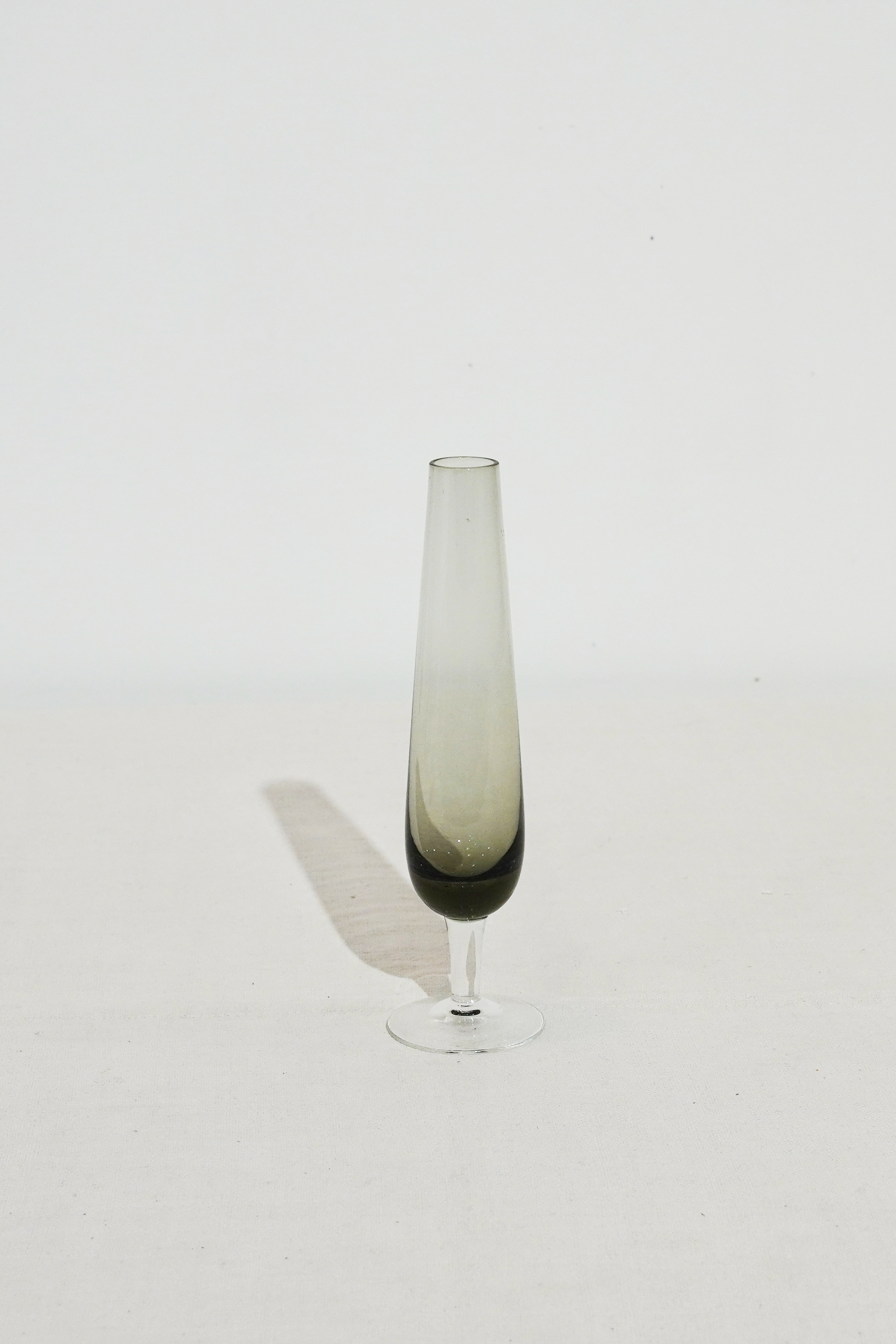 Vintage Glass Flower Vase ヴィンテージ ガラスベース [ウィルヘルム