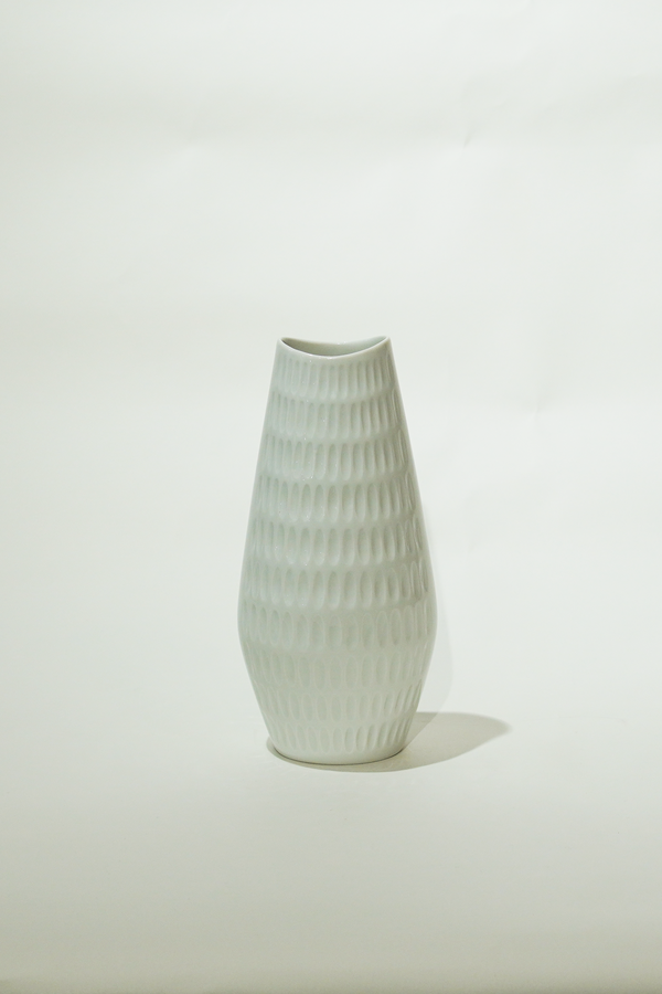 PORCELAIN VASE -194 25_FV_054 VINTAGE OP ART VASE