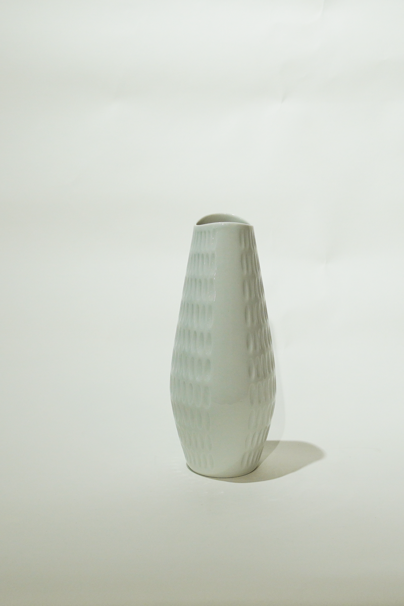 PORCELAIN VASE -194 25_FV_054 VINTAGE OP ART VASE