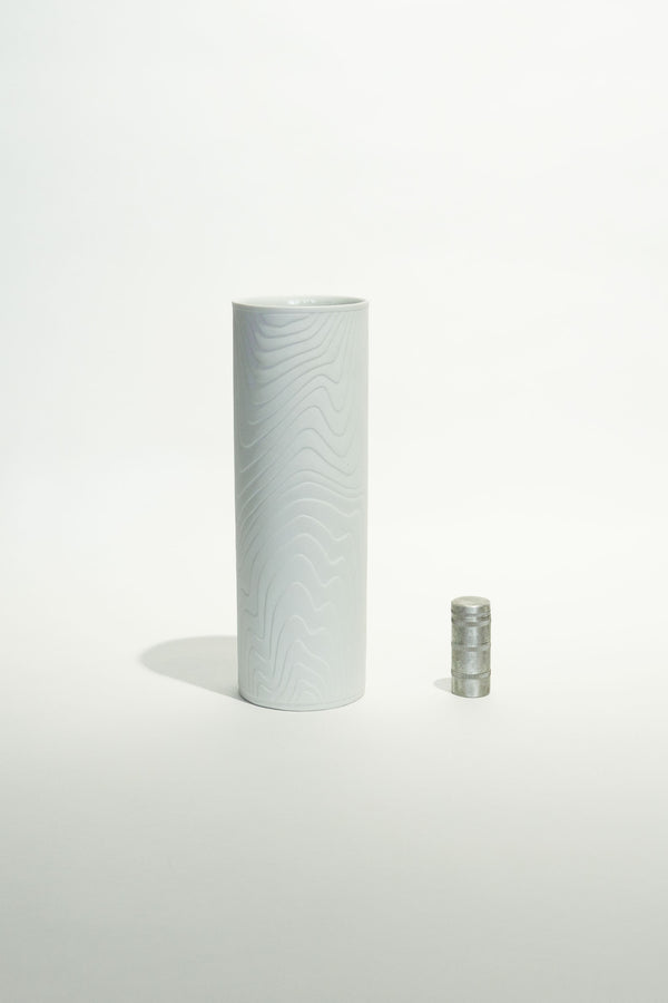 PORCELAIN VASE - 29 VINTAGE OP ART VASE