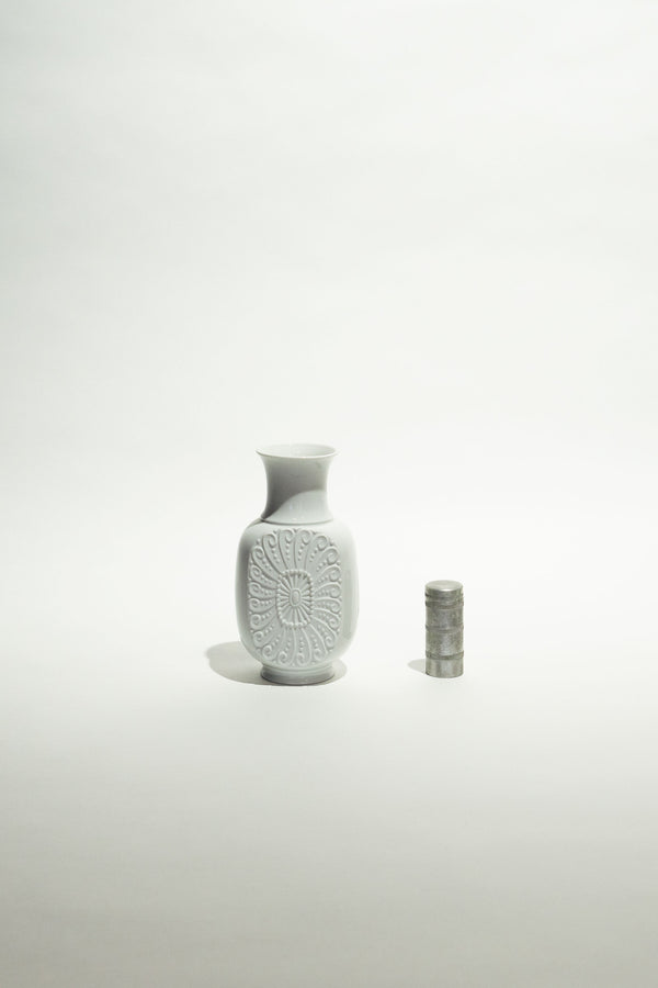 PORCELAIN VASE - 7 VINTAGE OP ART VASE