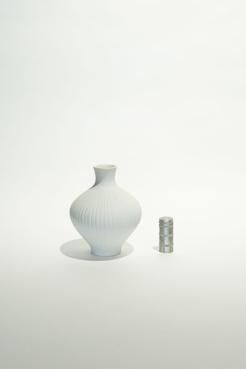 PORCELAIN VASE - 2 VINTAGE OP ART VASE