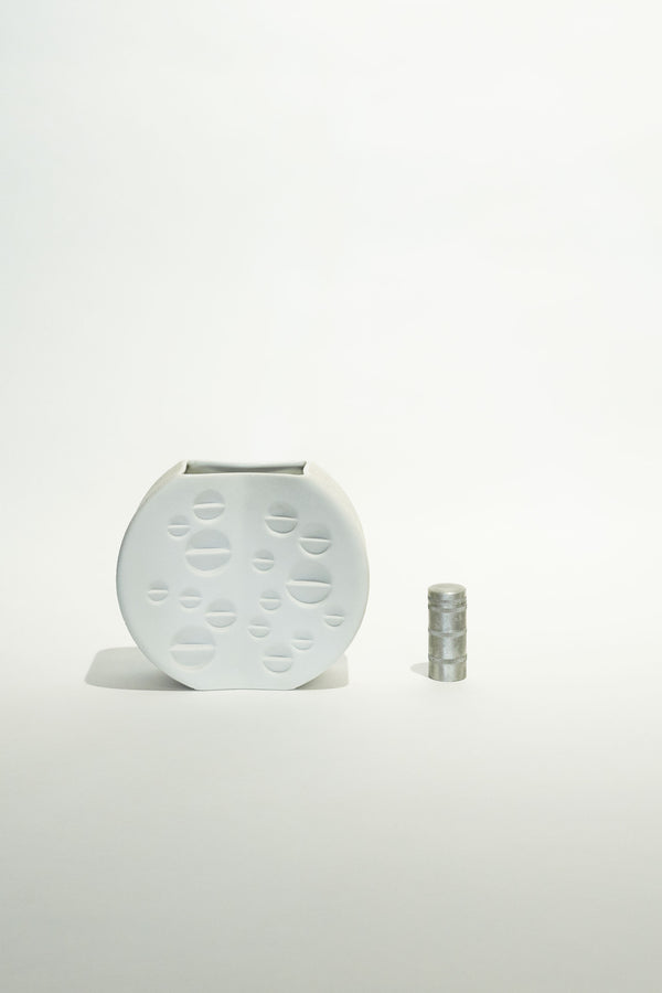 PORCELAIN VASE - 16 VINTAGE OP ART VASE