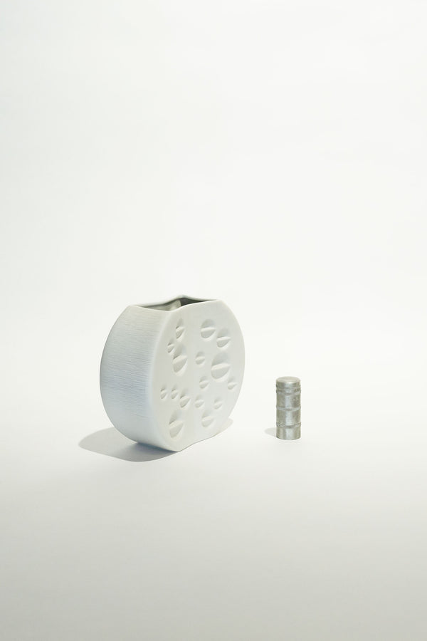 PORCELAIN VASE - 16 VINTAGE OP ART VASE