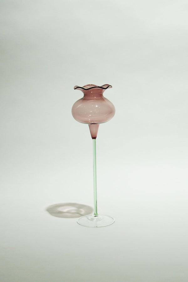 Lauscha(ラウシャ）吹きガラス　ピンクのフラワーベース。