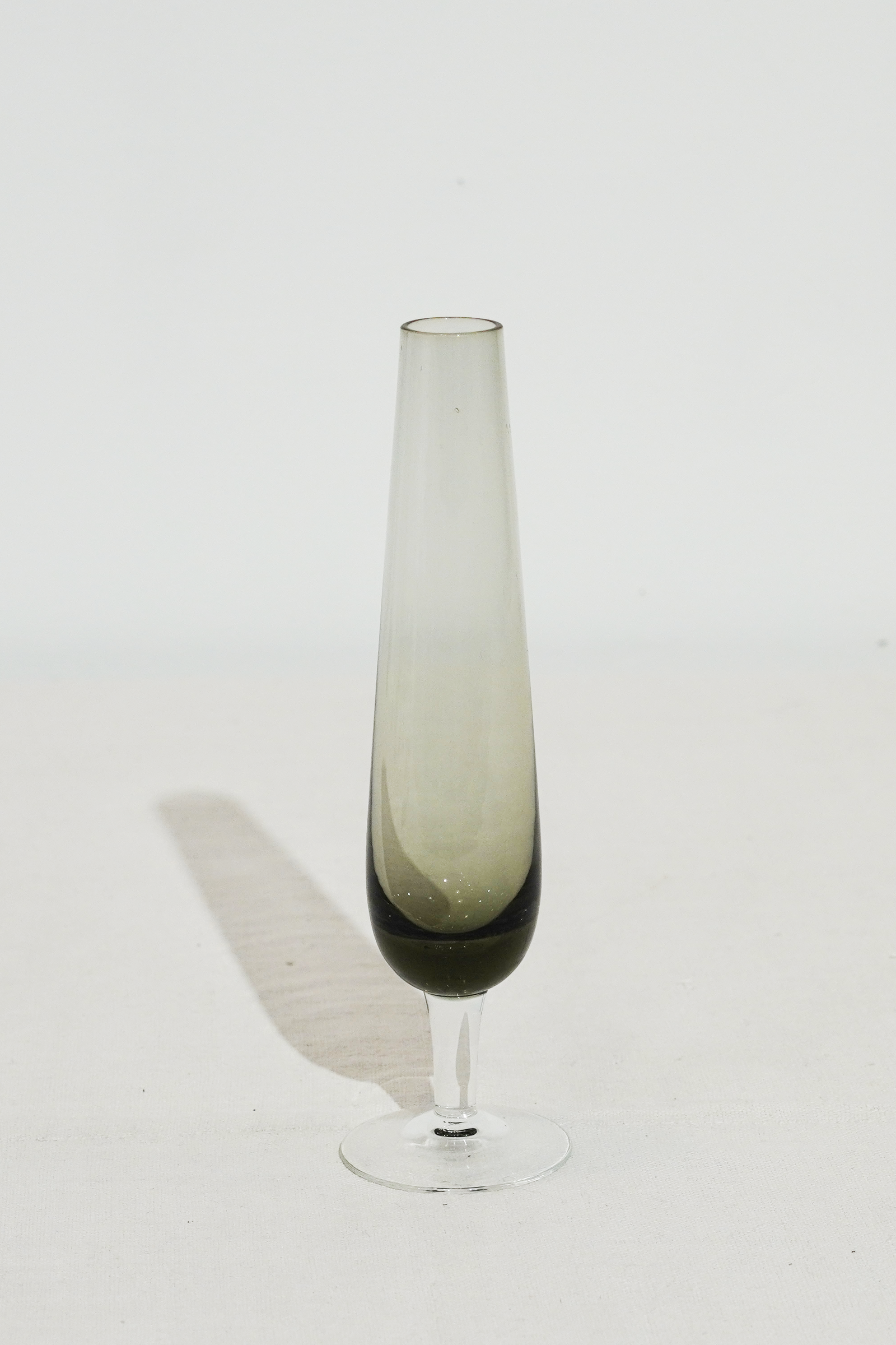 Vintage Glass Flower Vase ヴィンテージ ガラスベース [ウィルヘルム