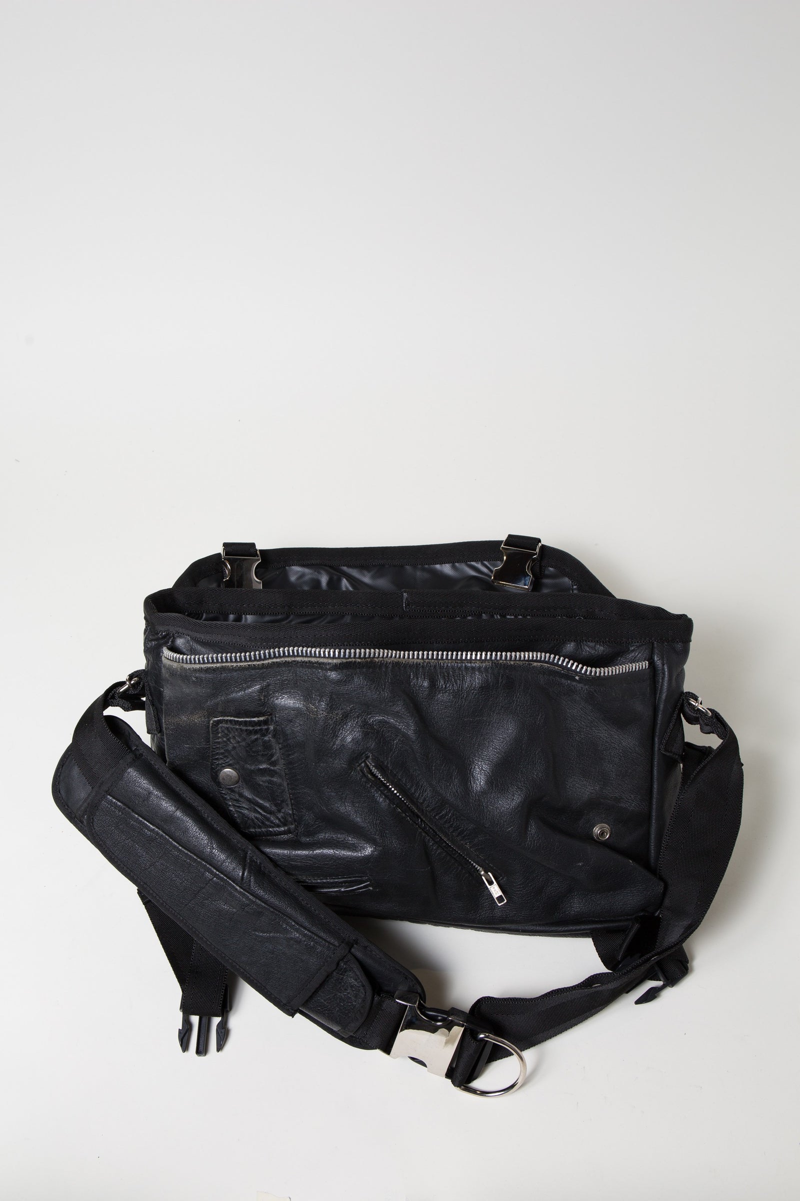 1982114251 Riders Messenger Bag BLACK – SwTRAS